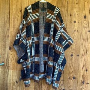 Buckle Black Poncho